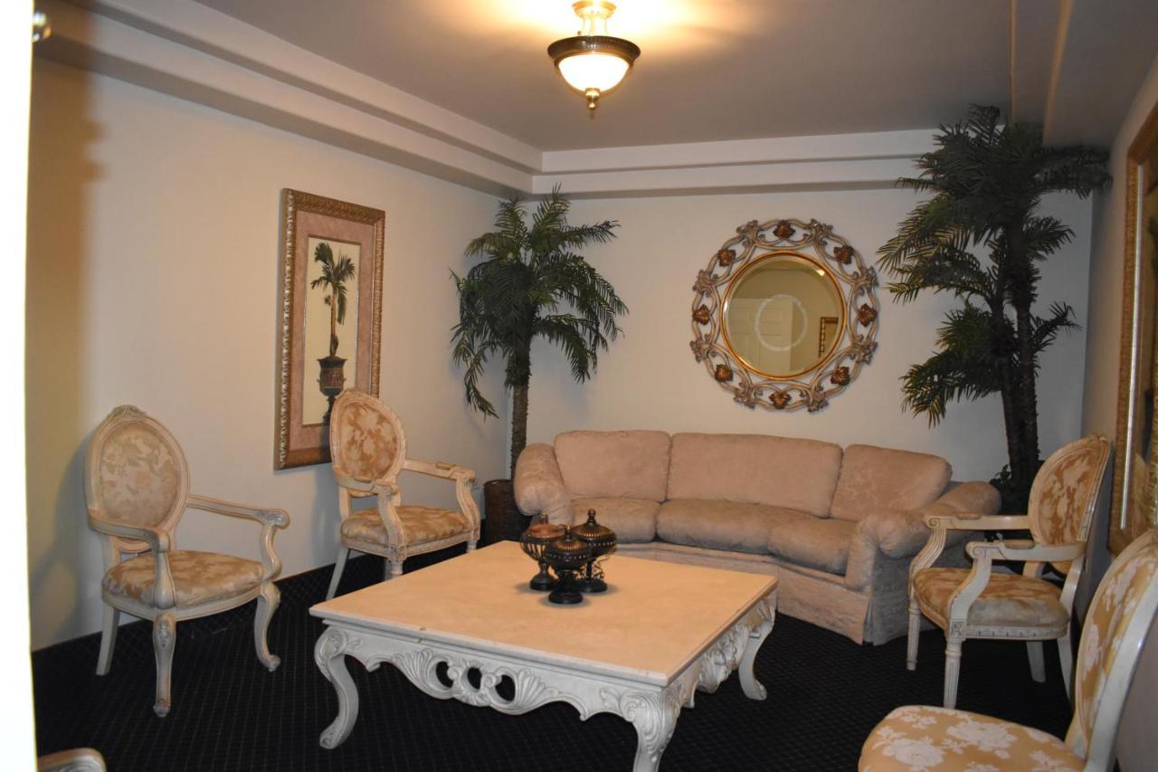 Frontiere Hotel