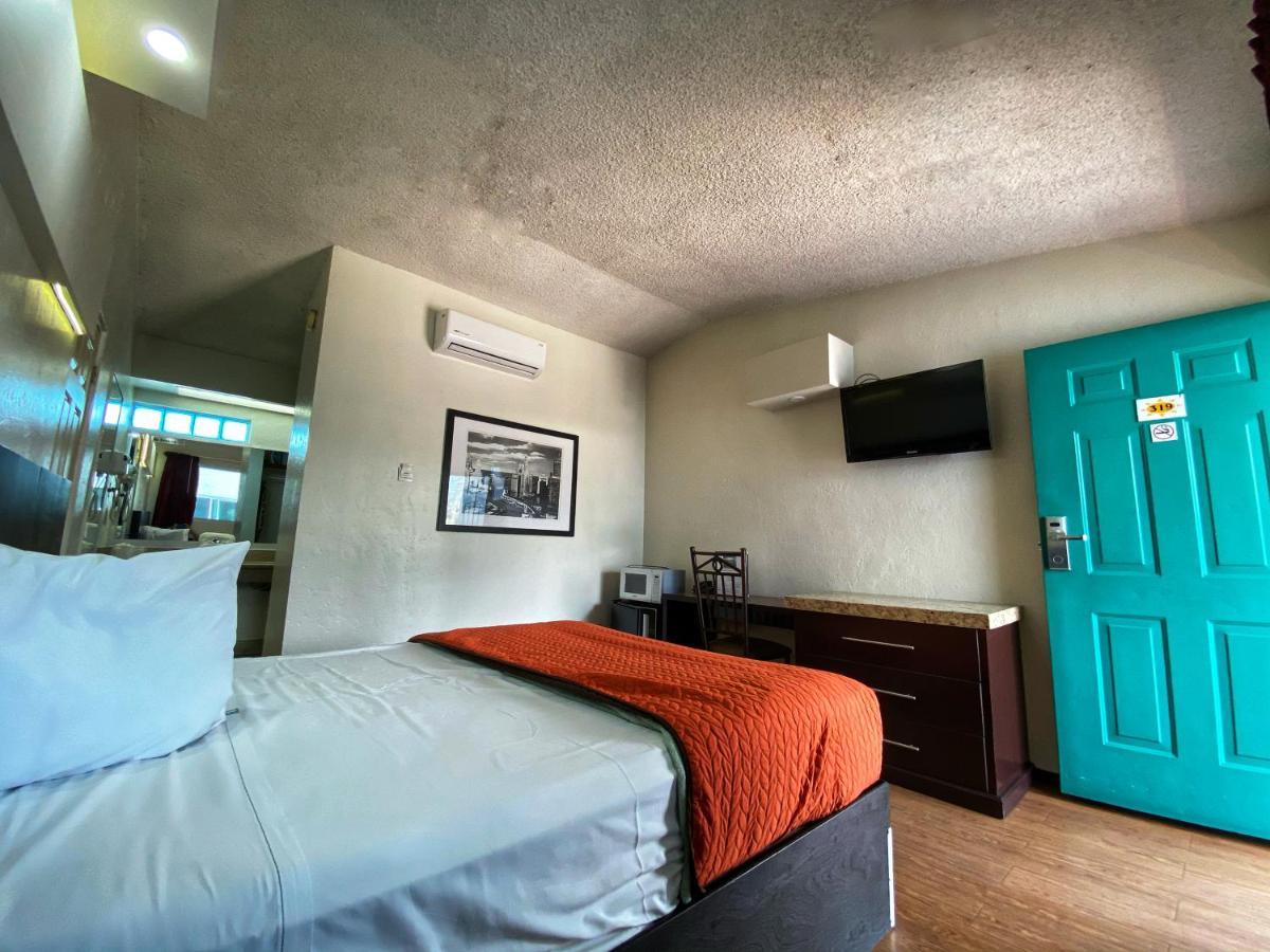 Hotel R De 3*