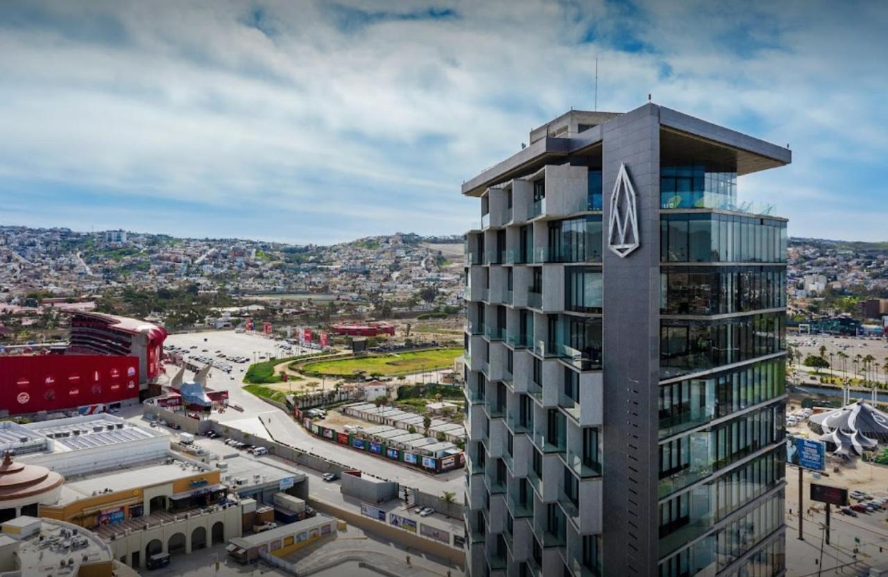 Adamant * Tijuana