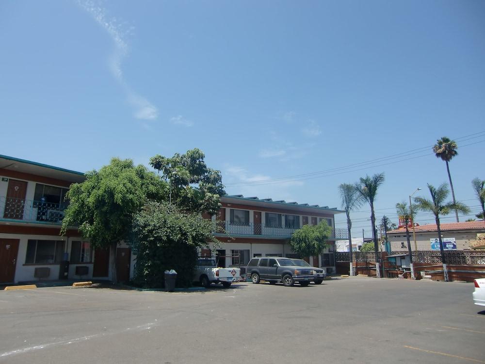 Reno 3*