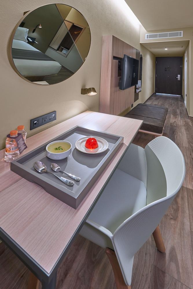 Express By Marriott Hotel 4*