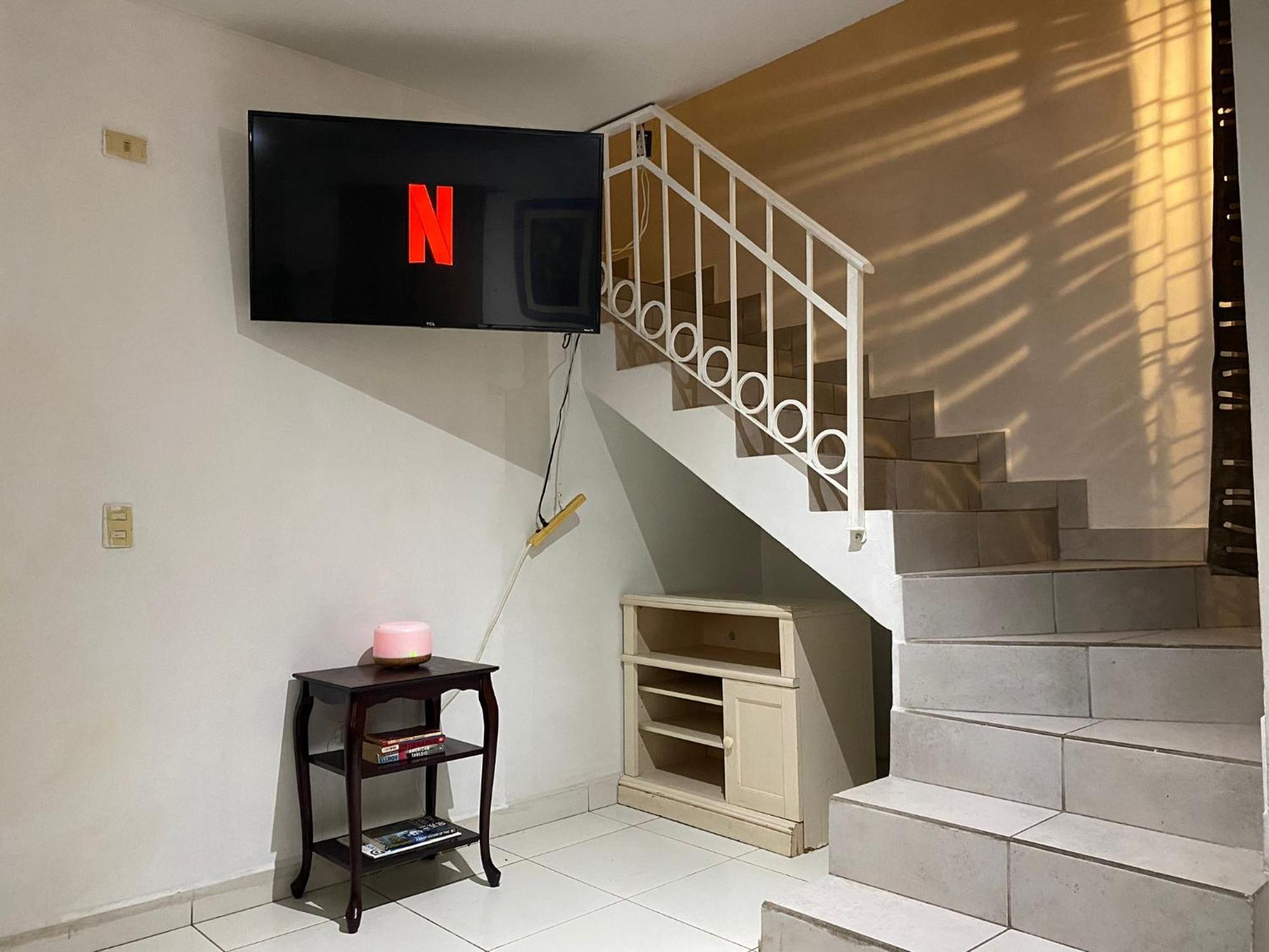 Spacious Rooftop House W/ King Bed * Tijuana
