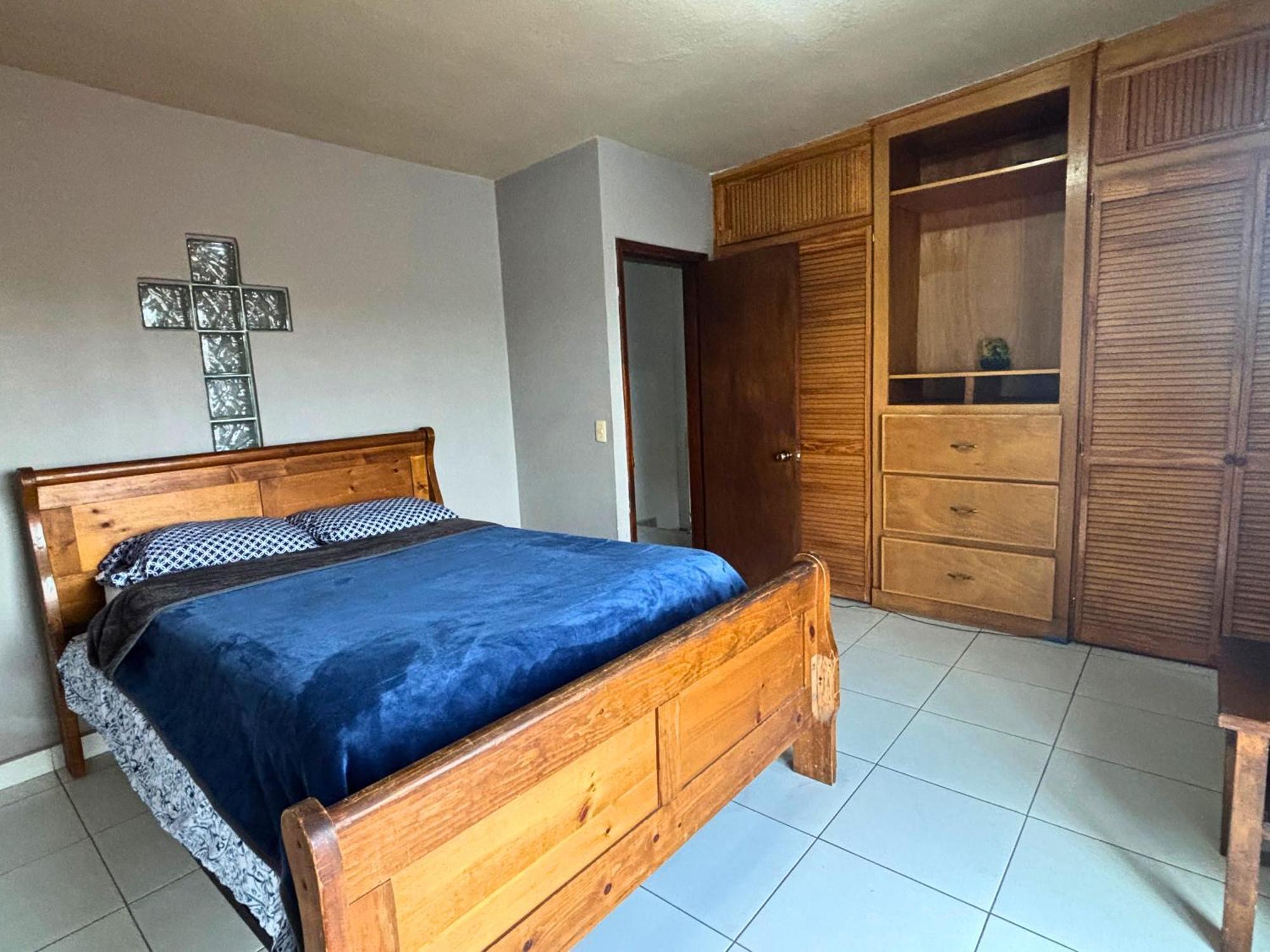 Spacious Rooftop House W/ King Bed *
