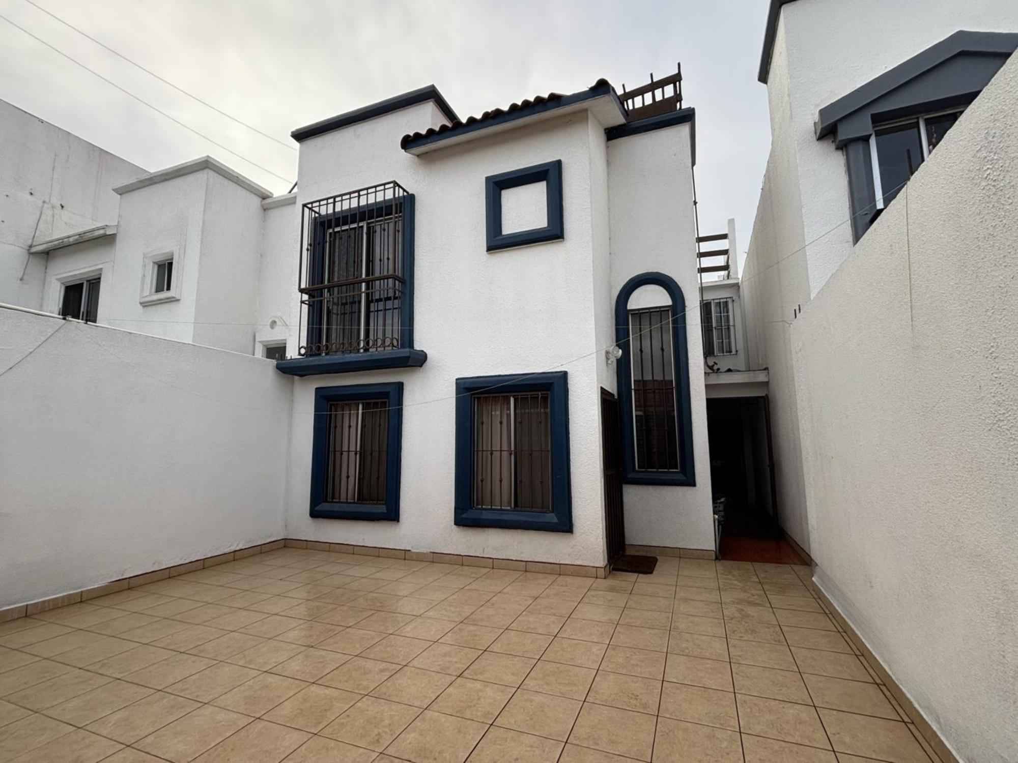 Spacious Rooftop House W/ King Bed Casa de férias
