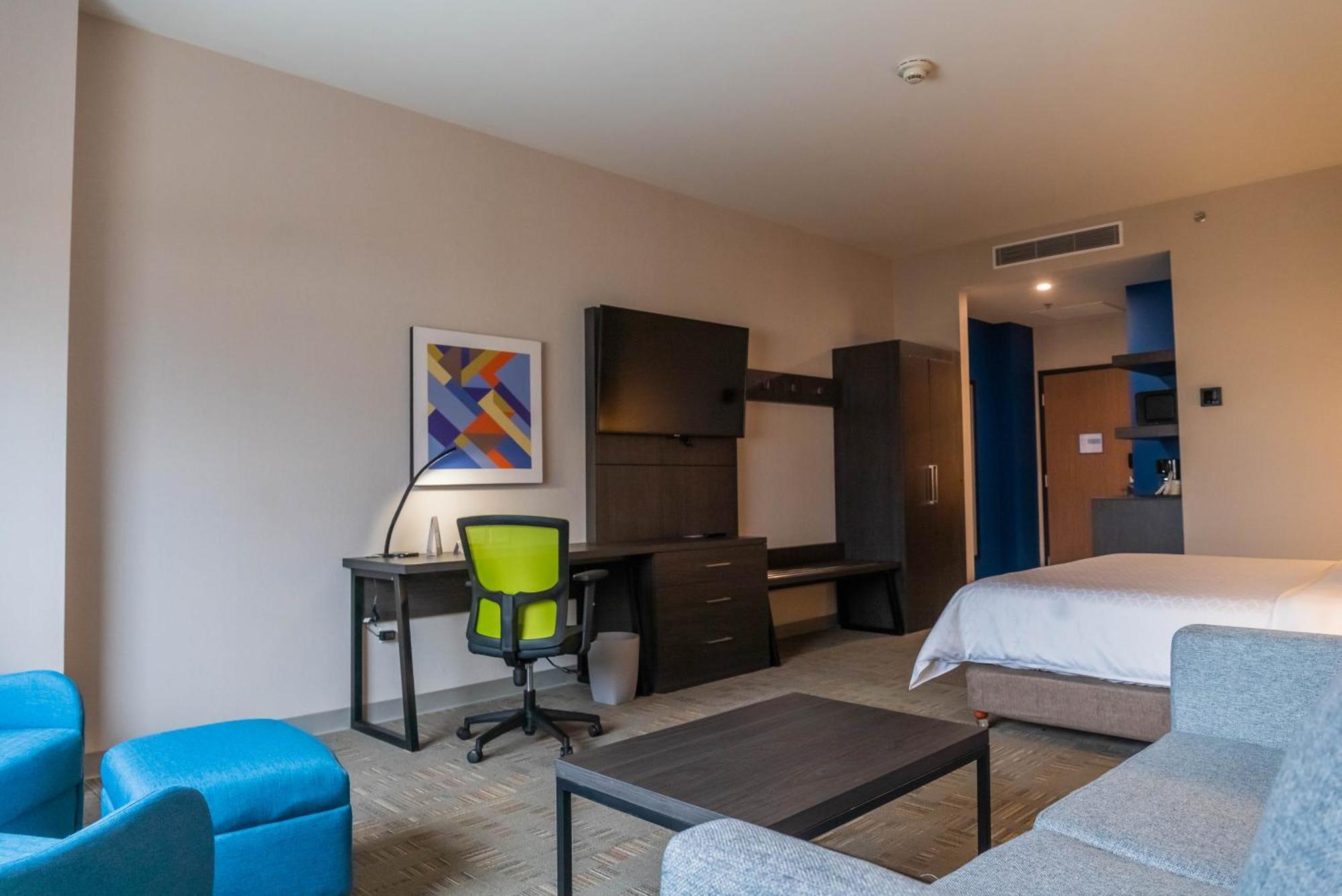 Express & - Otay By Ihg Hotel 3*