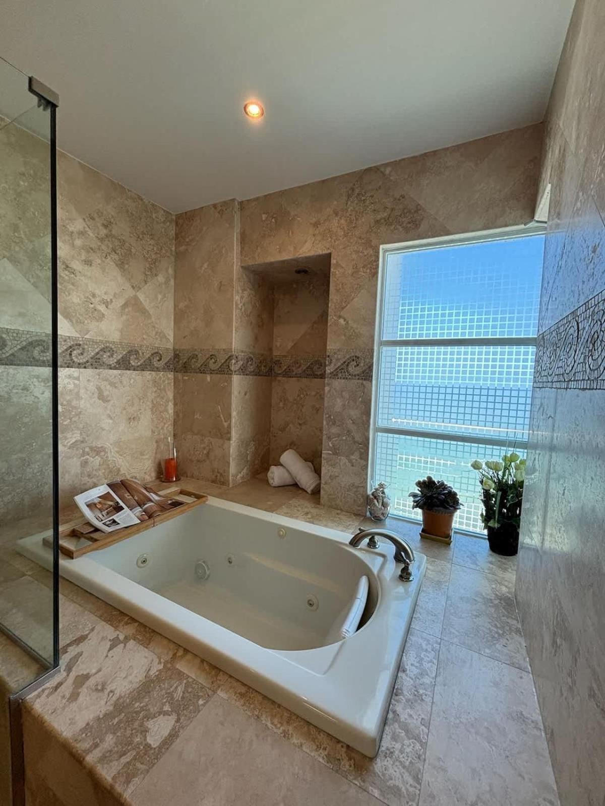Oceanfront 4br 4 Ba Real Mediterraneo Tijuana
