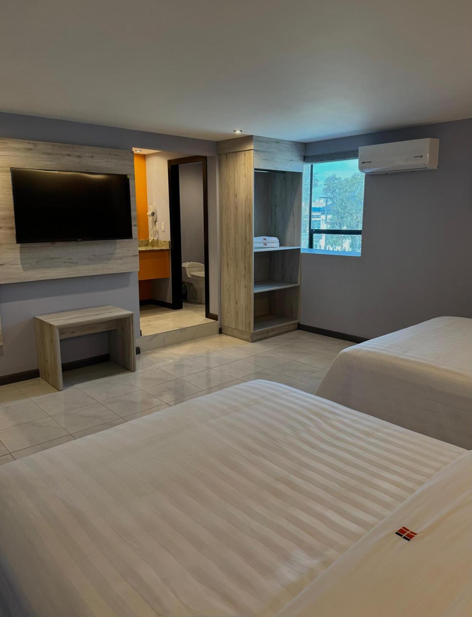 Hotel Hangar Tj