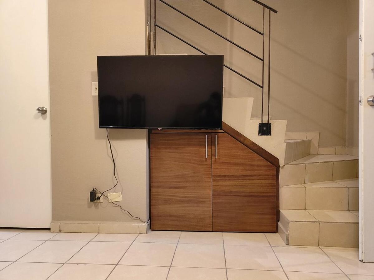 Casa Familiar En Fraccionamiento Privado Y Vigilado 24hrs * Tijuana