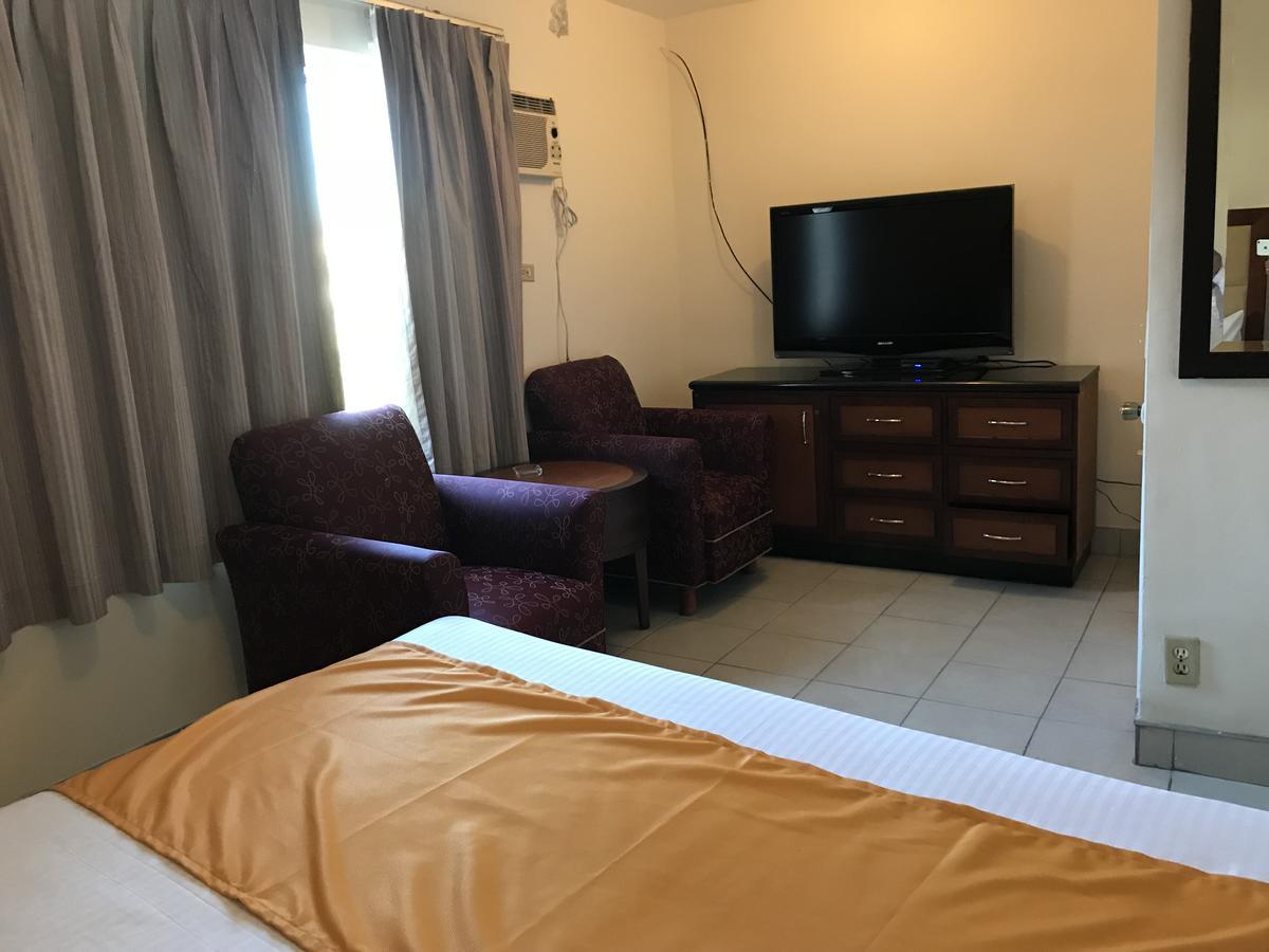 Guillen Jr Hotel Tijuana