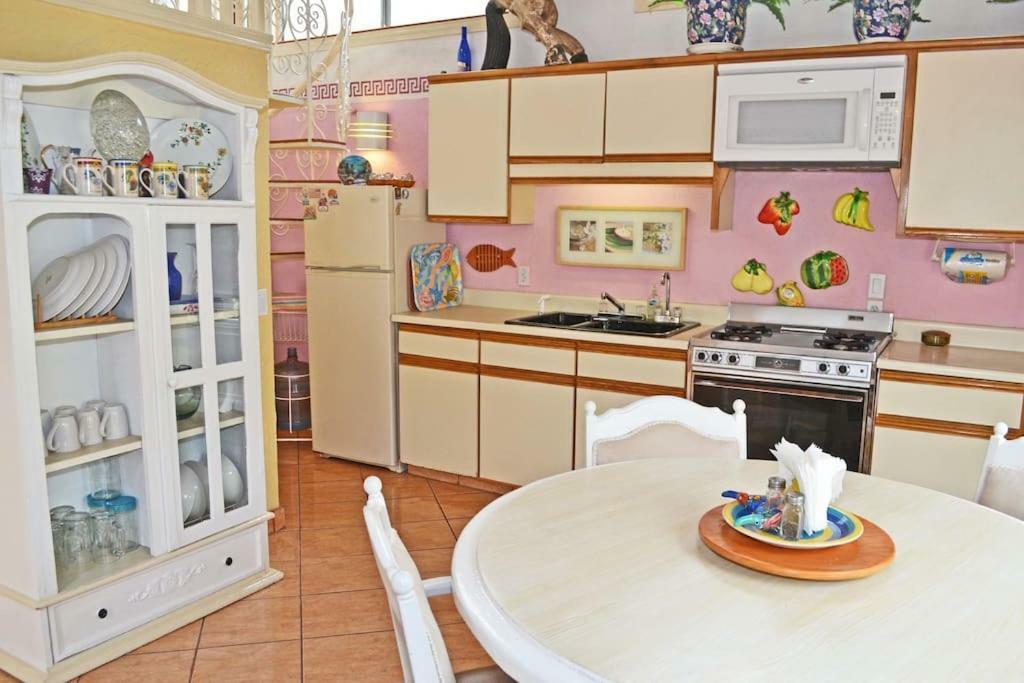 Amazingly Romantic Vacation For Your Honeymoon Holiday home