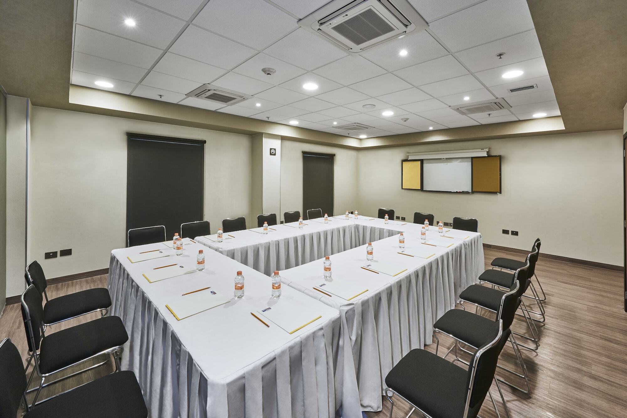 Express Junior By Marriott Otay 3*