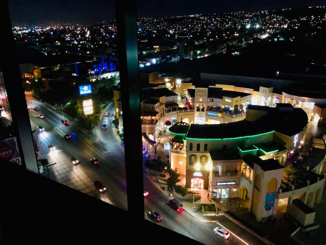 Boulevard Agua Caliente 11998 *