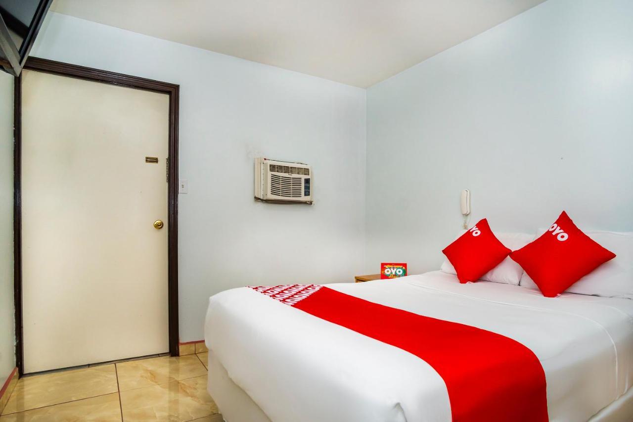 Economy hotel Oyo Carrusel *