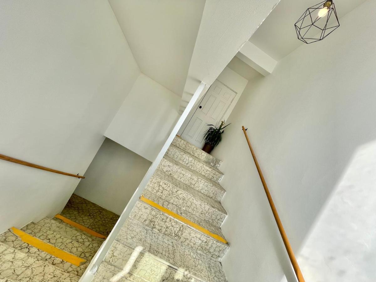 Beachfront - 2 Bdr 2 Bth Apartment