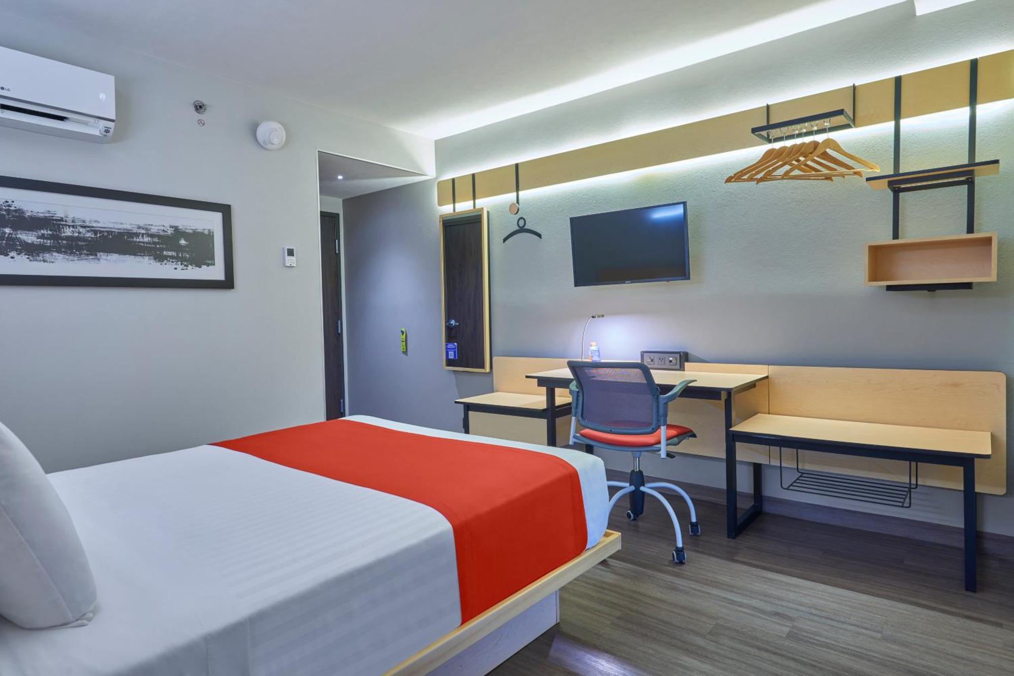 Hotel Express By Marriott Otay 4*