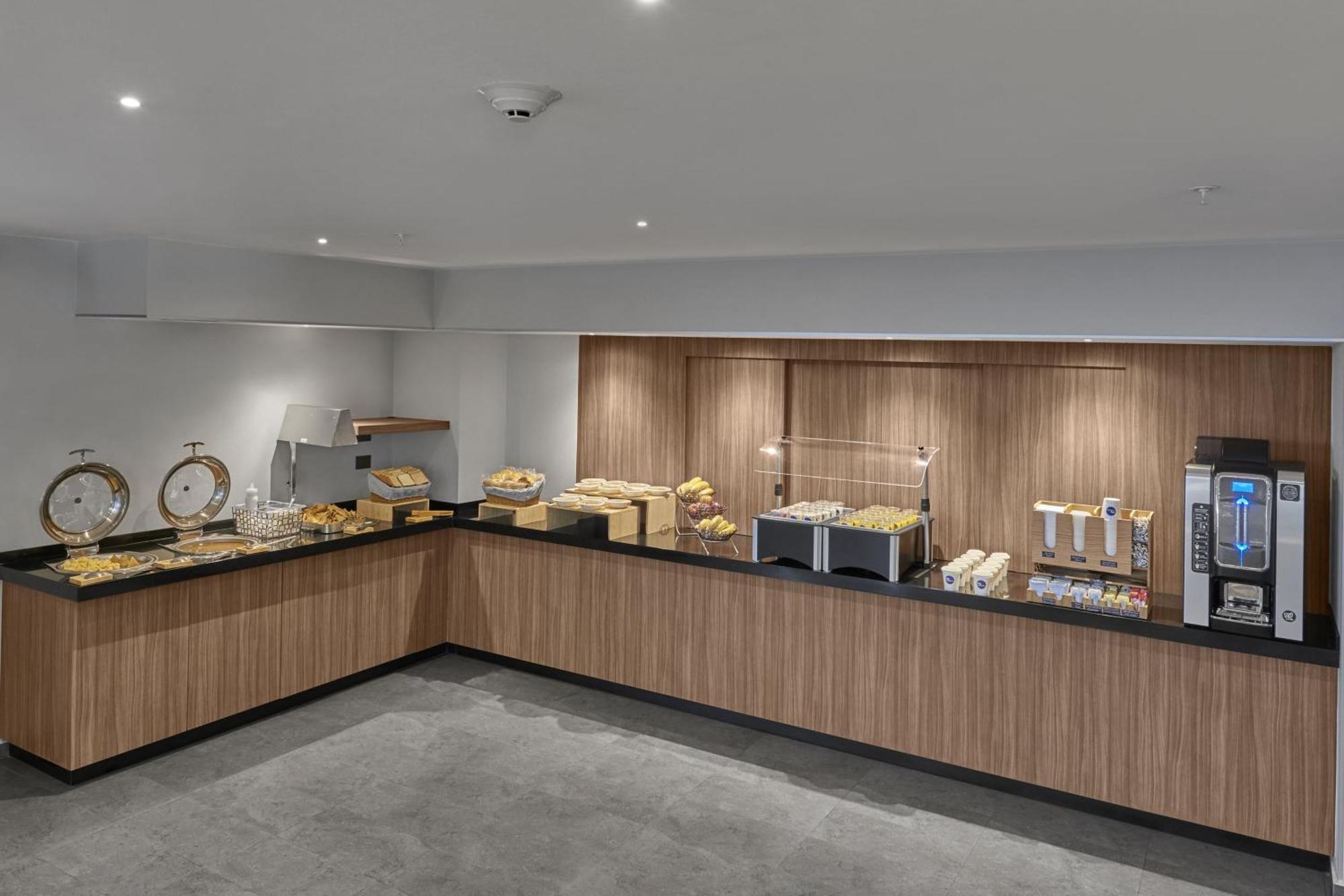 Express By Marriott Otay Hotel 4*