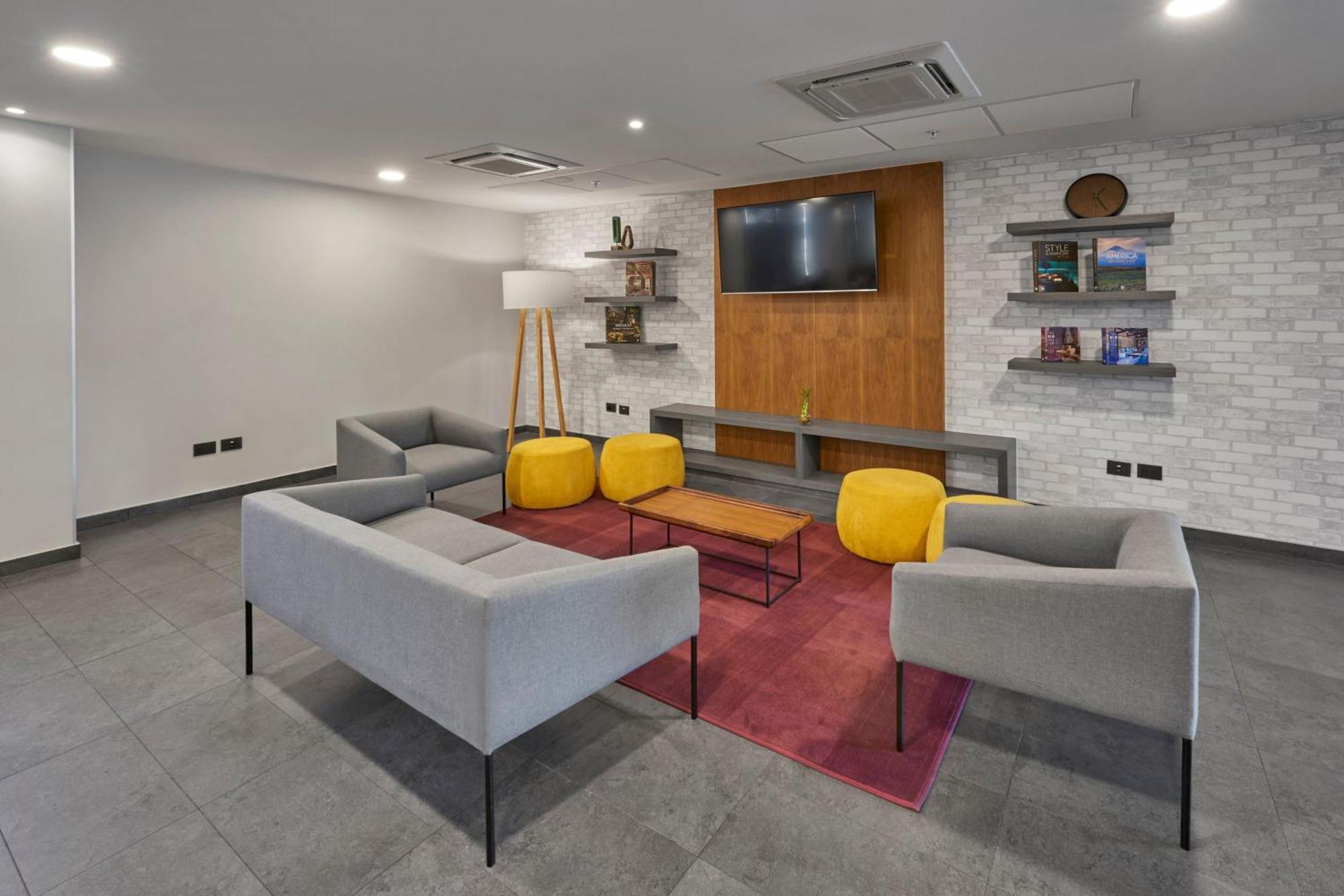 Express By Marriott Otay 4*
