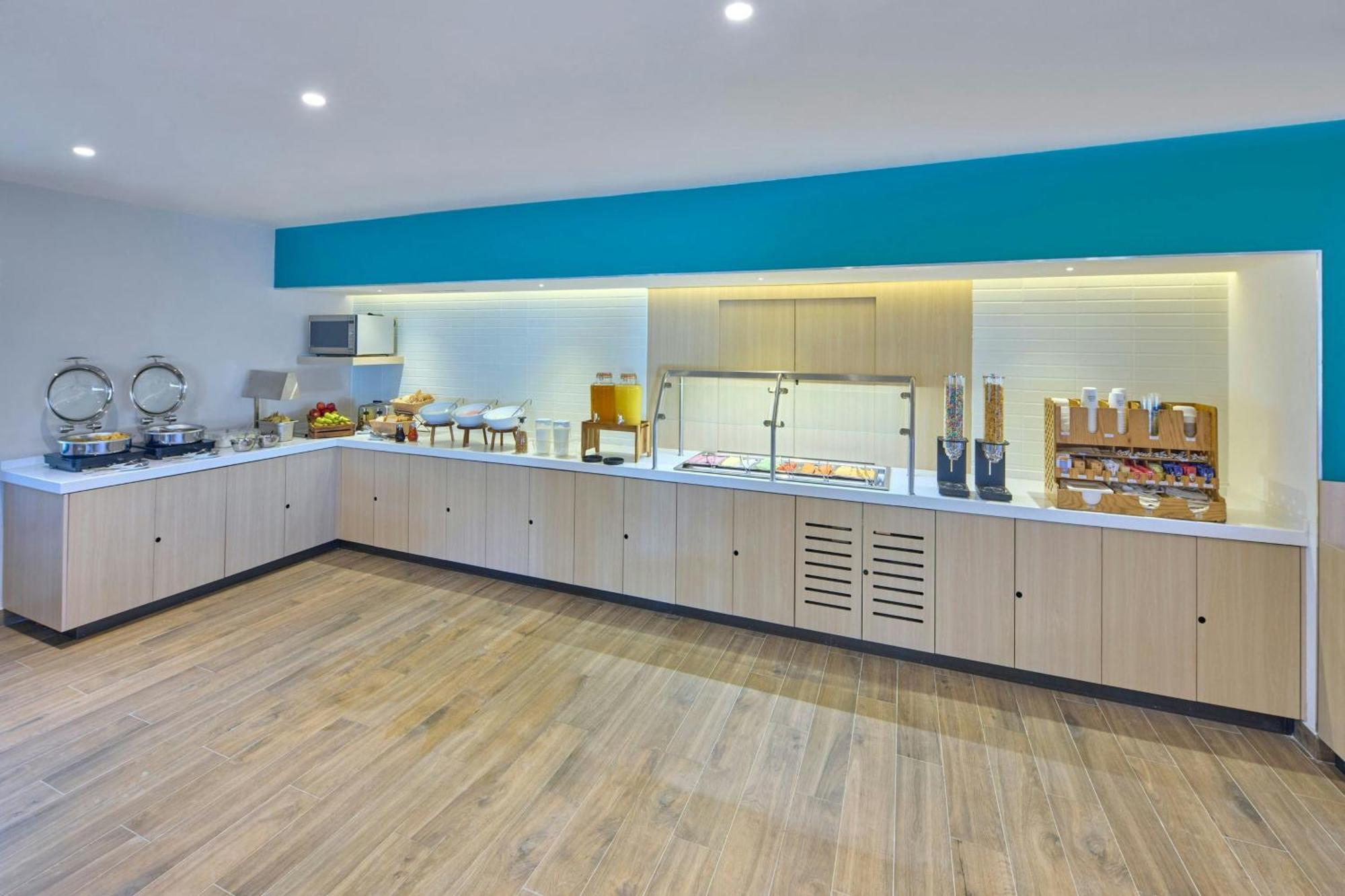 Hotel Express By Marriott El Florido *