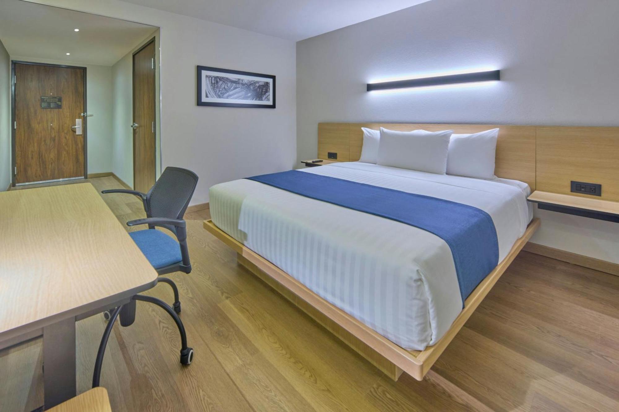 Hotel Express By Marriott El Florido *