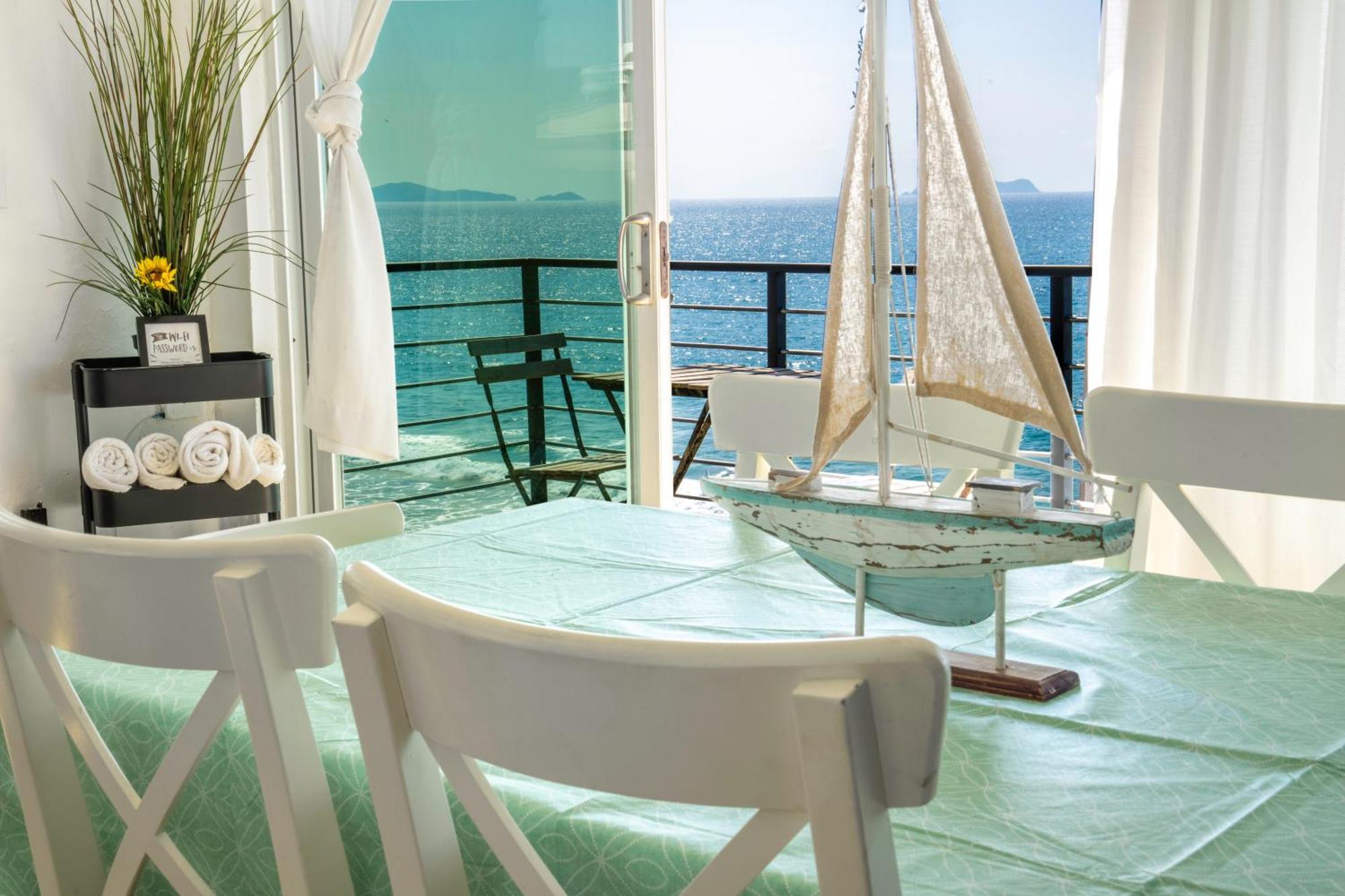 Beachfront - 2 Bdr 2 Bth Apartment *