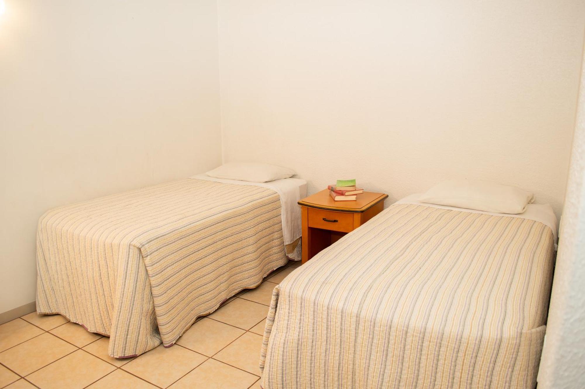 Colonial 3*