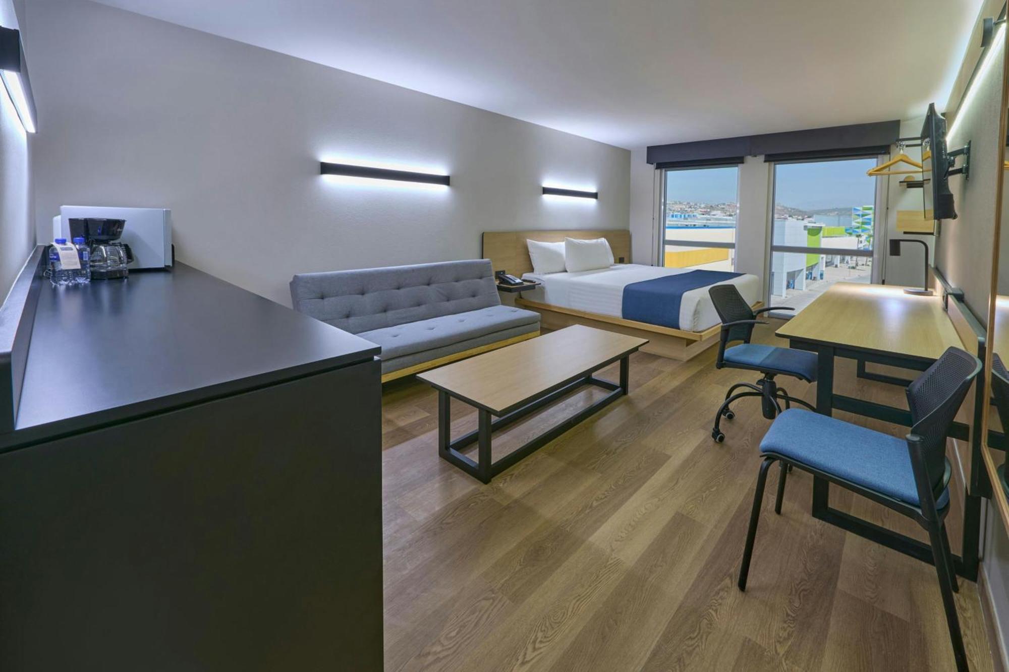 Hotel Express By Marriott El Florido