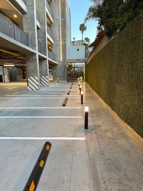 Centrally Located, Very Comfortable And Pleasant Apartamento